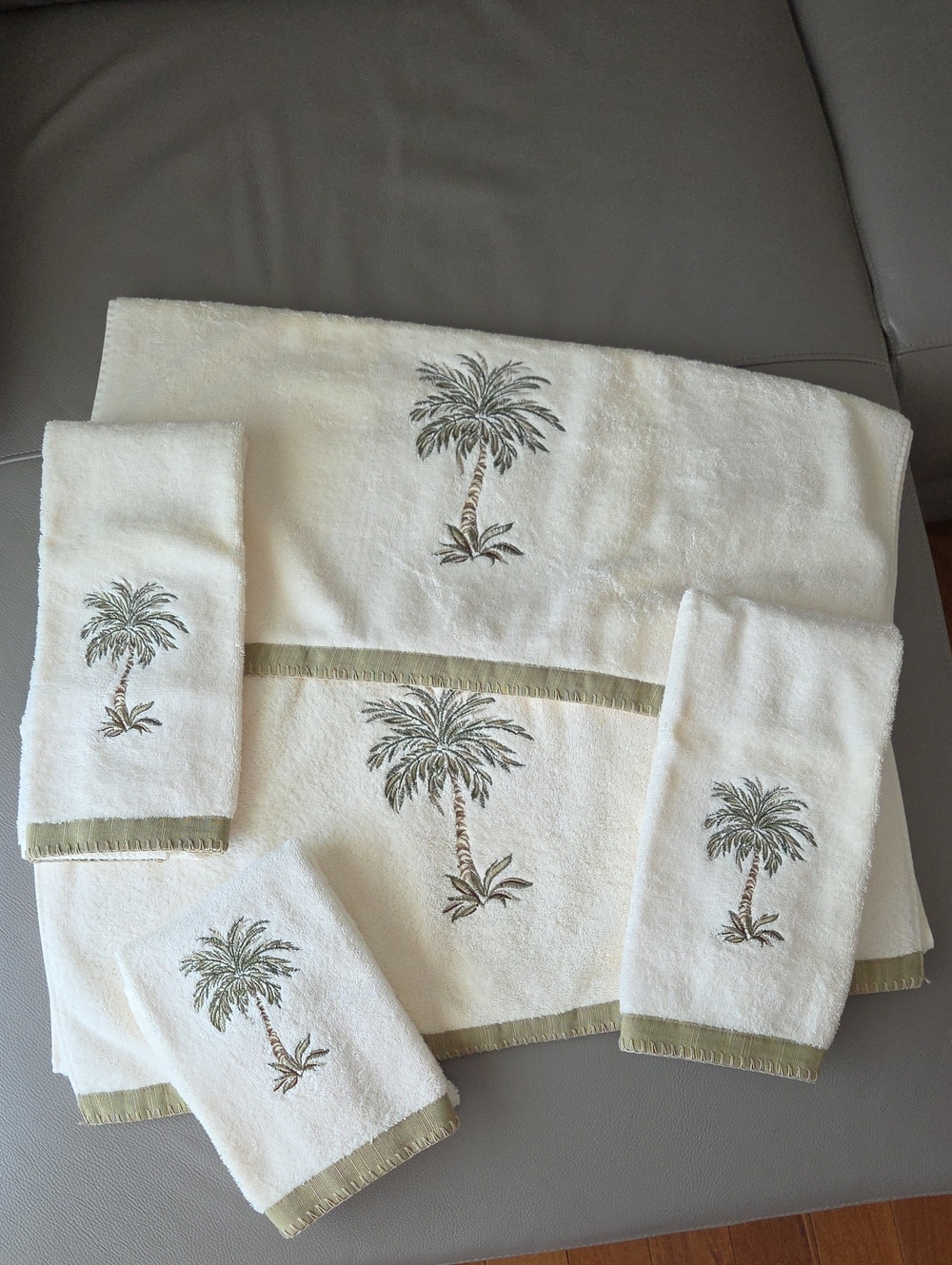 Avanti Cream and Olive Palm Embroidered Bath Towel Set